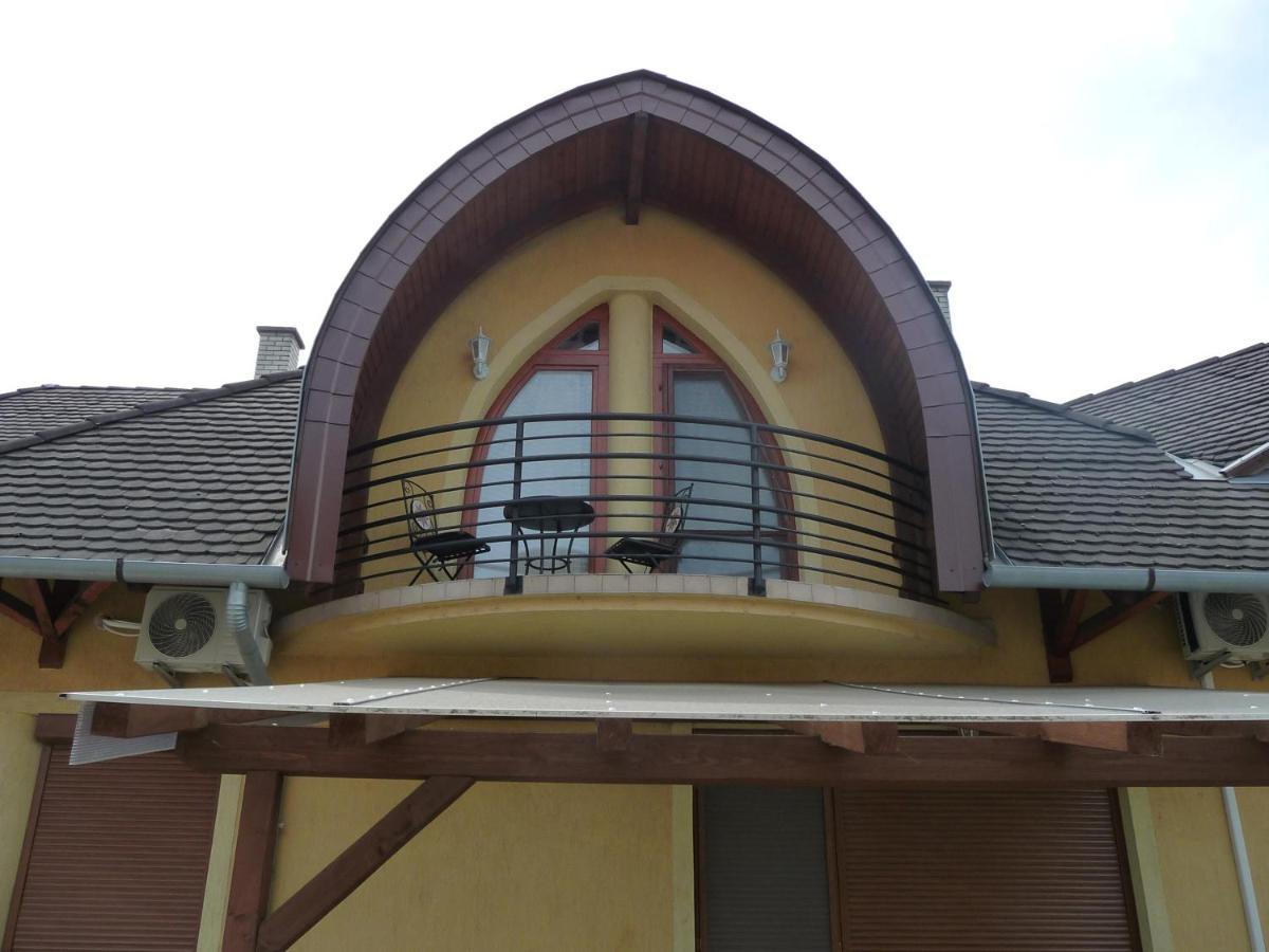 Nadas Tarsashaz Balatonlelle Εξωτερικό φωτογραφία