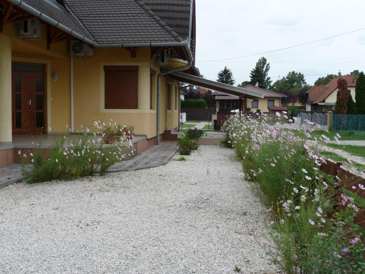 Nadas Tarsashaz Balatonlelle Εξωτερικό φωτογραφία