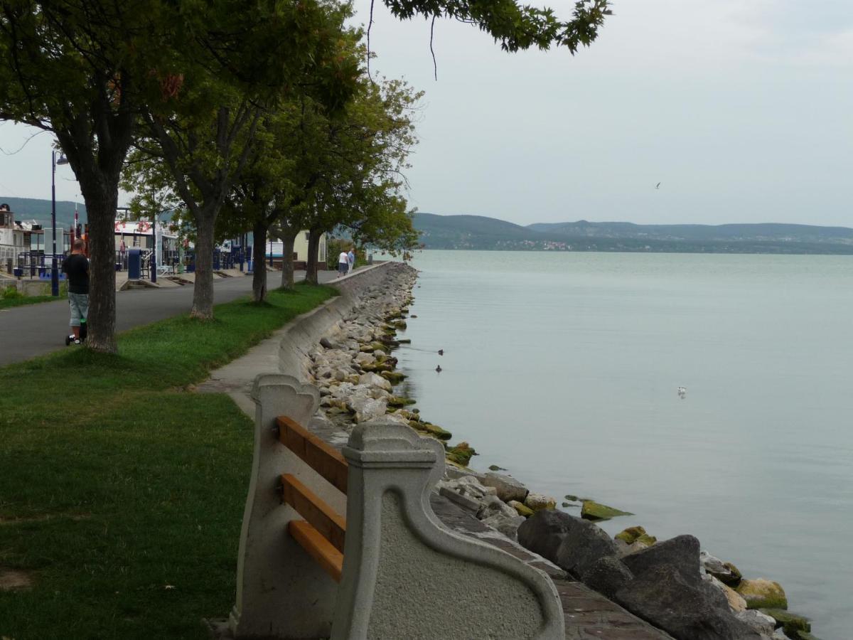 Nadas Tarsashaz Balatonlelle Εξωτερικό φωτογραφία
